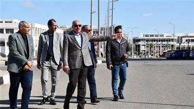 رئيس جامعة القناة يتابع أعمال تطوير البنية التحتية داخل الحرم الجامعي