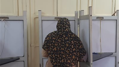 انتخابات النواب بالبحيرة، إقبال متوسط للتصويت بلجنة إفلاقة (صور)