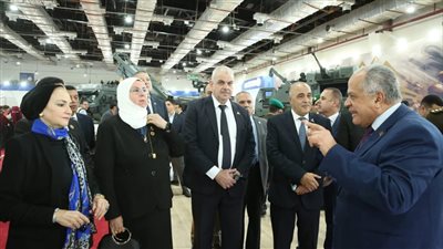 لجنة الدفاع بمجلس الشيوخ تزور معرض إيديكس 2025