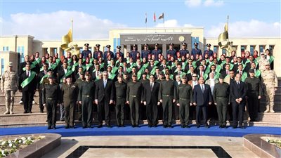 الأكاديمية العسكرية المصرية تنظم حفل انتهاء دورة تعايش طلبة جامعة القاهرة 