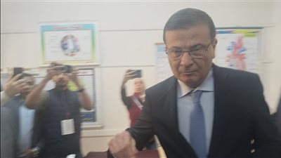 وزير الزراعة يُدلي بصوته في انتخابات مجلس النواب بالإسكندرية (فيديو)