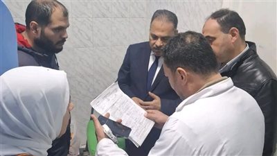 محافظ الشرقية يحيل مدير مستشفى منيا القمح للتحقيق لتغيبه عن العمل (صور)