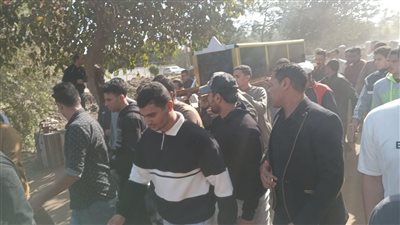 المئات يشيعون جثمان الحاجة سبيلة أيقونة العطاء بالدقهلية لمثواها الأخير (صور)