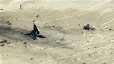 لحظة تحطم مقاتلة إف-16 أمريكية جنوب كاليفورنيا أثناء مهمة تدريبية (فيديو)
