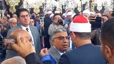 تبرعت بثروتها لصندوق تحيا مصر، محافظ الدقهلية يقدم واجب العزاء في الحاجة سبيلة (صور) 