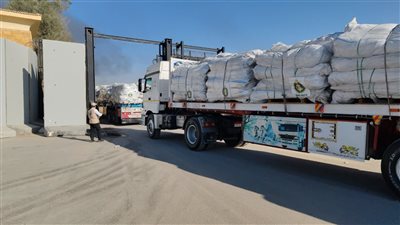 بيت الزكاة يعلن دخول دفعة جديدة من القافلة الإغاثية لأهالي غزة (صور)