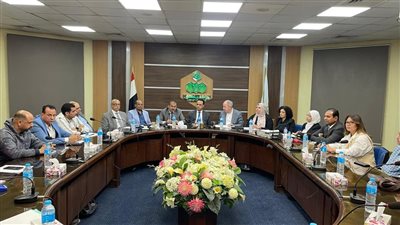 مستثمرو العاشر يناقشون تحديات المصانع مع قيادات مصلحة الضرائب