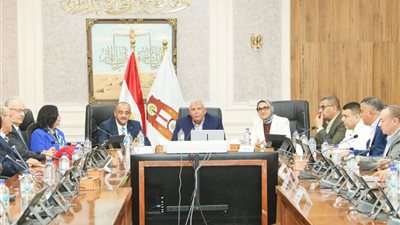 محافظ الوادي الجديد يلتقي وفد نادي روتاري جيزة لوتس