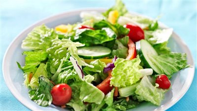 سلطات للتخسيس غنية بالبروتين، وصفات مشبعة لخسارة الوزن