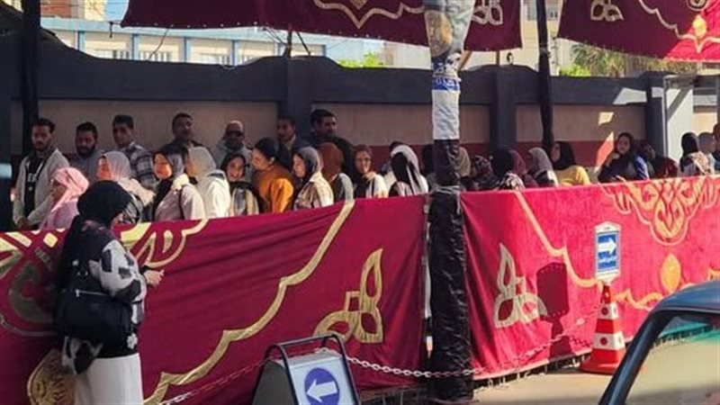 اقبال كثيف على التصويت،فيتو