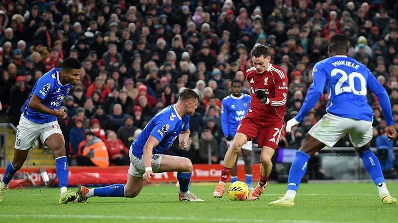 ليفربول يتعادل أمام