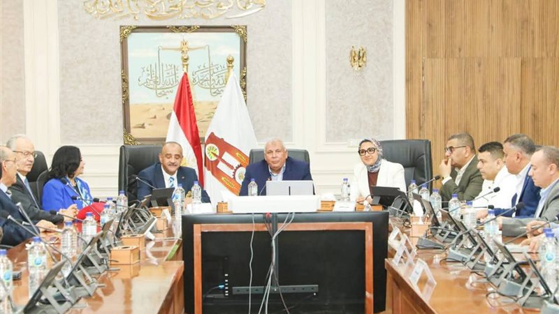 لقاء المحافظ ووفد
