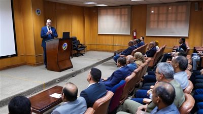 وزير البترول يلتقي كوادر هيئة الثروة المعدنية والصناعات التعدينية