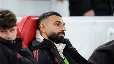  سلوت يكشف سبب وضع محمد صلاح على دكة البدلاء في ليفربول 