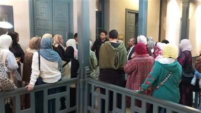 زوار من تخصصات وأجيال مختلفة في رحاب متحف نجيب محفوظ 