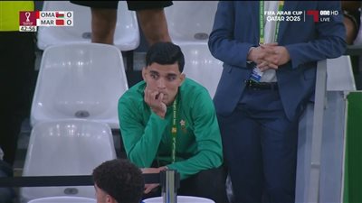 أشرف بن شرقي يؤازر منتخب المغرب أمام عمان في كأس العرب