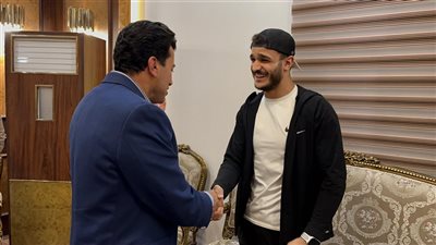 وزير الرياضة يستقبل البطل مصطفى حسين بعد إنهاء أزمة التجنيس