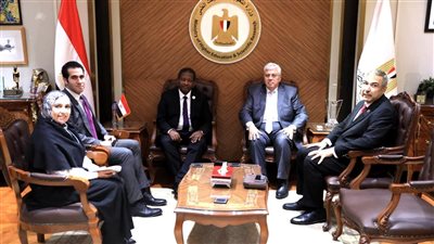 أيمن عاشور يستقبل مفوض التعليم بالاتحاد الإفريقي لبحث التعاون المشترك 