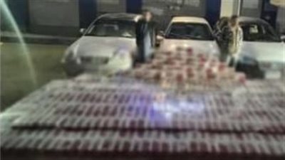 ضبط 4 أشخاص بحوزتهم أكثر من 61 ألف عبوة سجائر مهربة بمطروح