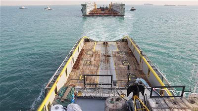  رئيس هيئة قناة السويس يعلن نجاح عملية عبور 