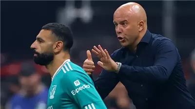 بعد تفجير أزمة الريدز، اجتماع طارئ في ليفربول لبحث بيع محمد صلاح ورحيل سلوت