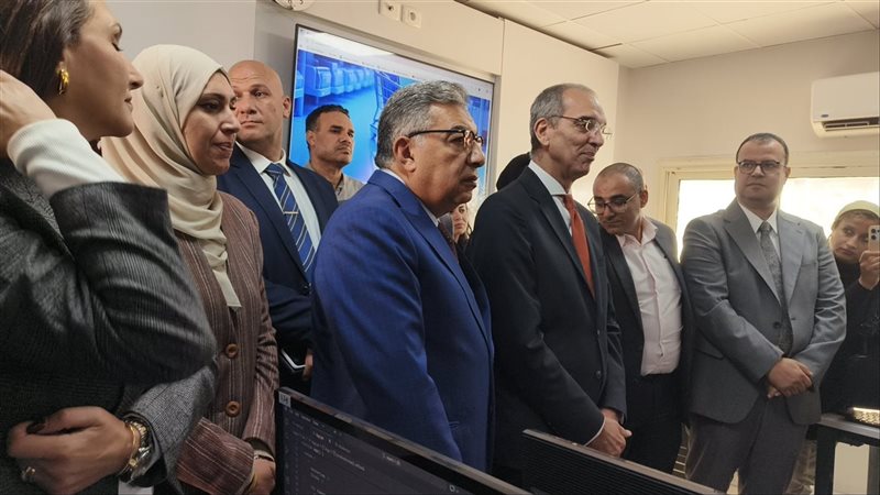 وزير الاتصالات ومحافظ