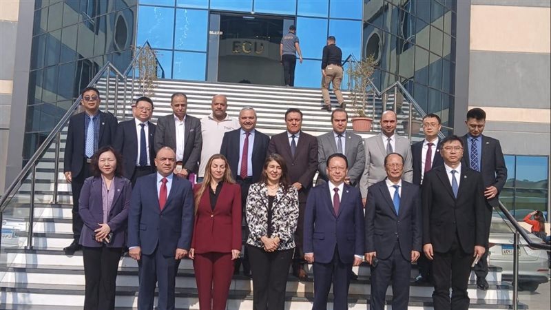 وفد من جامعة نانجينغ
