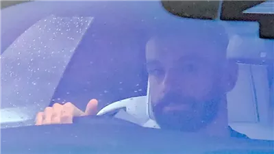 يقود رولز رويس، أول ظهور لـ محمد صلاح بعد أزمة تصريحاته ضد إدارة ليفربول