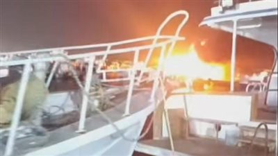 حريق بمرسى فندق جنوب الغردقة يلتهم لنش وفلوكة