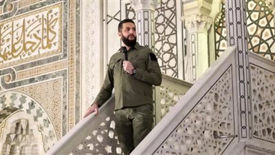 الشرع بالبدلة العسكرية في المسجد الأموي: يجب توحيد جهودنا لبناء سوريا قوية (صورة)