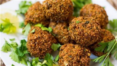 طريقة عمل الطعمية البيتى بمكونات بسيطة 