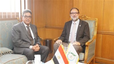 تعزيز التعاون بين سلامة الغذاء والبيطريين في الرقابة على منتجات الأصل الحيواني