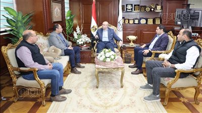 محافظ بني سويف ورئيس تنمية الصعيد يبحثان إنشاء مركز تنمية المهارات التراثية