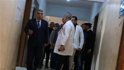 محافظ الدقهلية يتفقد انتظام العمل بمركز طب الأسرة بمحلة دمنة