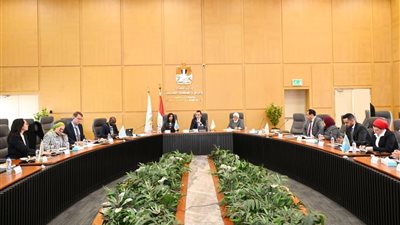 وزير الإسكان يتابع موقف مشروع منطقة الأعمال المركزية بالعاصمة الجديدة 