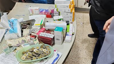 غلق 3 صيدليات وضبط شاب ينتحل صفة طبيب في حملة بالفيوم