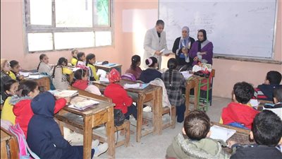 وكيل تعليم الجيزة يحضر حصة لطلاب الصم والبكم بمدرسة منيل شيحة بأبو النمرس