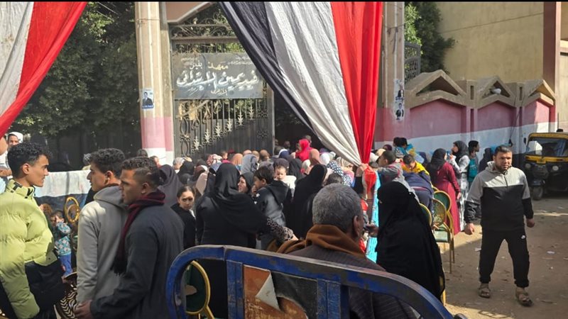 إقبال كثيف بلجنة