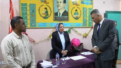 محافظ أسوان: لا تنتظروا شيئا من نائب ينجح بالرشاوى الانتخابية في البرلمان 