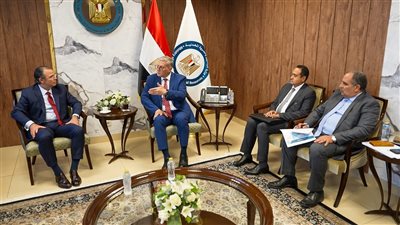 وزير البترول يبحث مع وفد شيفرون سبل تعزيز التعاون في مجالات الطاقة