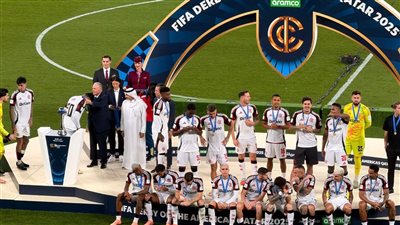 أبو ريدة يسلم كأس ديربي الأمريكتين لفلامنجو البرازيلي