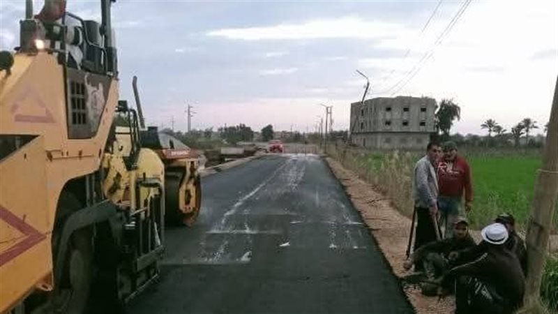 رصف طريق أبو عياد/