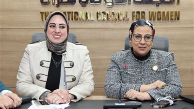 أمل عمار تتابع انتخابات النواب من داخل غرفة القومي للمرأة 