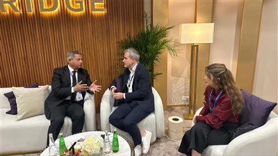 خالد عبد العزيز يعقد سلسلة لقاءات لتعزيز التعاون الإعلامي وحوكمة المحتوى الرقمي 