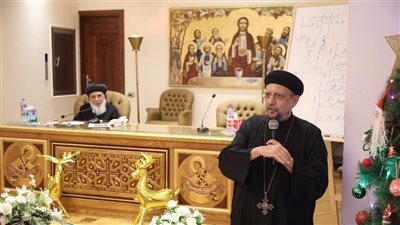 الأنبا بفنوتيوس يترأس اجتماع كهنة إيبارشية سمالوط 