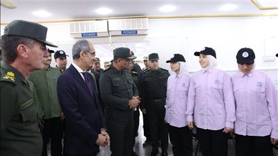 وزير الاتصالات ومدير الأكاديمية العسكرية المصرية يلتقيان بطلبة مبادرة الرواد الرقميون 