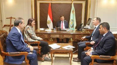 وزير الزراعة يلتقي مدير برنامج الأغذية العالمي لبحث التعاون المشترك