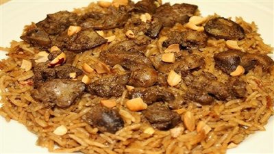 طريقة عمل الأرز بالخلطة والكبد والقوانص، يُقدم في العزومات 