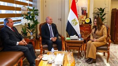 وزيرة التنمية المحلية تناقش مع محافظ القاهرة مقترح تطوير المرحلة الثانية من سوق العتبة