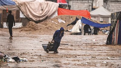 الإعلام الحكومي بغزة: 12 شهيدا ومفقودا وغرق 27 ألف خيمة بالقطاع